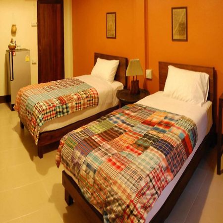 The Outside Inn Ubon Ratchathani Exterior photo