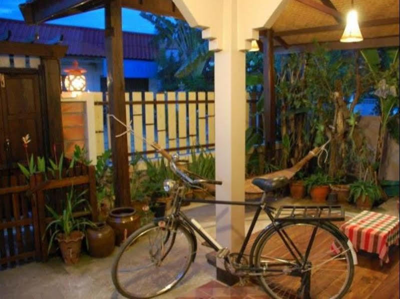 The Outside Inn Ubon Ratchathani Exterior photo