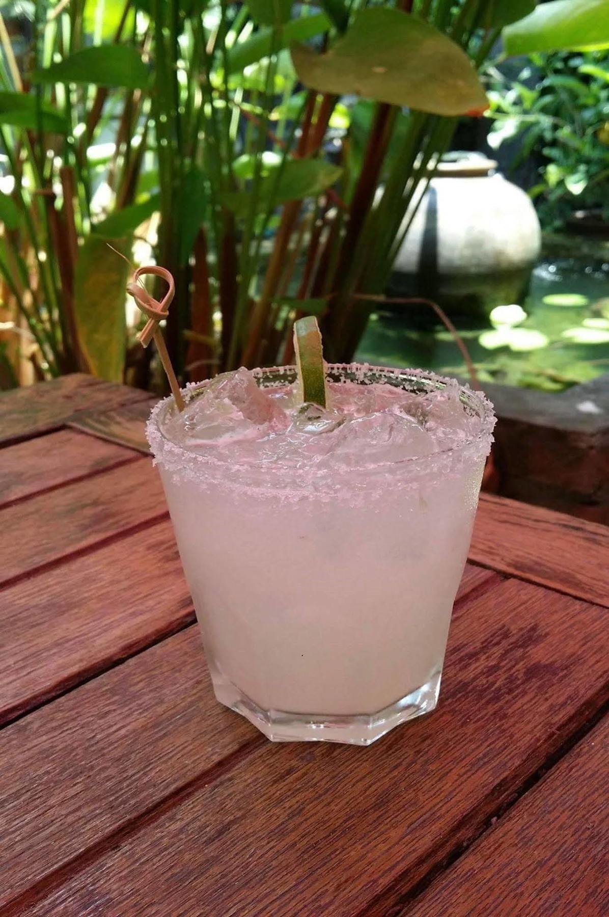 The Outside Inn Ubon Ratchathani Exterior photo